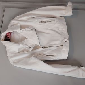 White, cotton denim jacket zipper close, zipper pockets. CARRA, Small